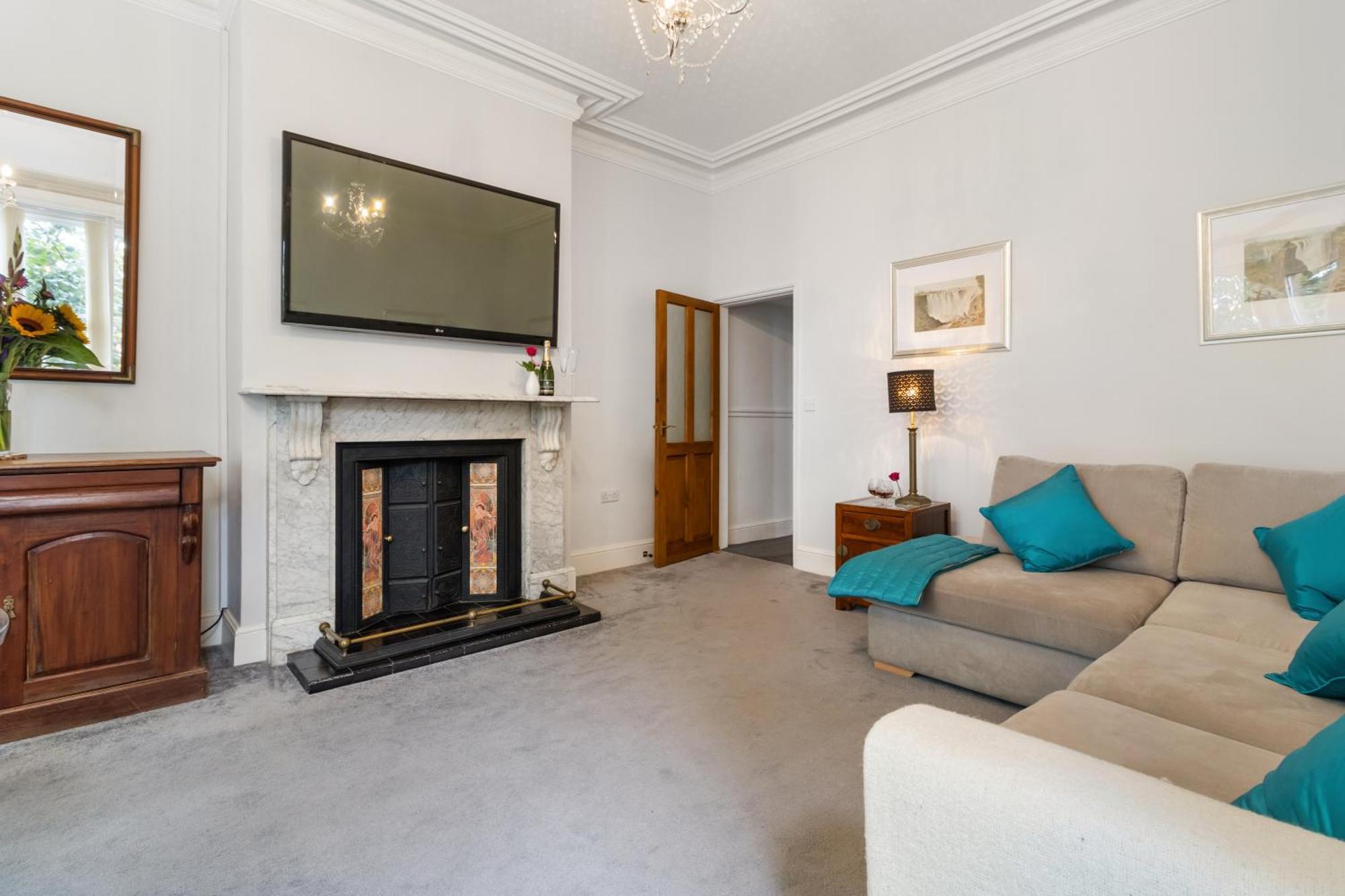 Elegant Malvhina Retreat On The Malvern Hills Great Malvern Exterior foto